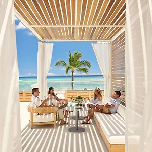 Курортный комплекс Outrigger Reef Waikiki