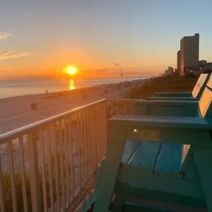Couples Getaway, Honeymoon Sweet, Perfectly Cozy Front With Kitchen, Pool, Free Parking,check-in At Door Panama City Beach